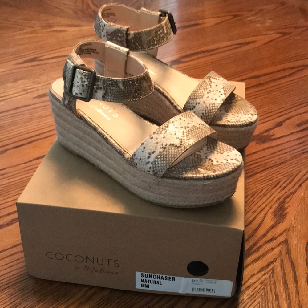 Coconuts Snake skin wedge Size 6